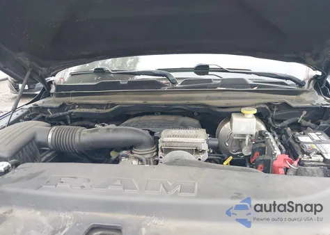 2019 Ram 1500 Laramie 4X4 5'7 Box z USA, uszkodzony, nr VIN 1C6SRFJT5KN640518